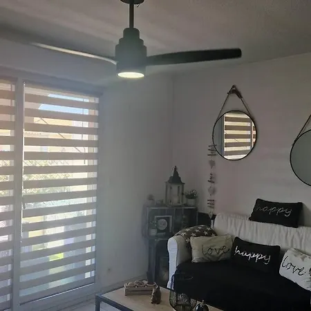 Chaleureux Le Petit Dejeuner Compris Апартаменты